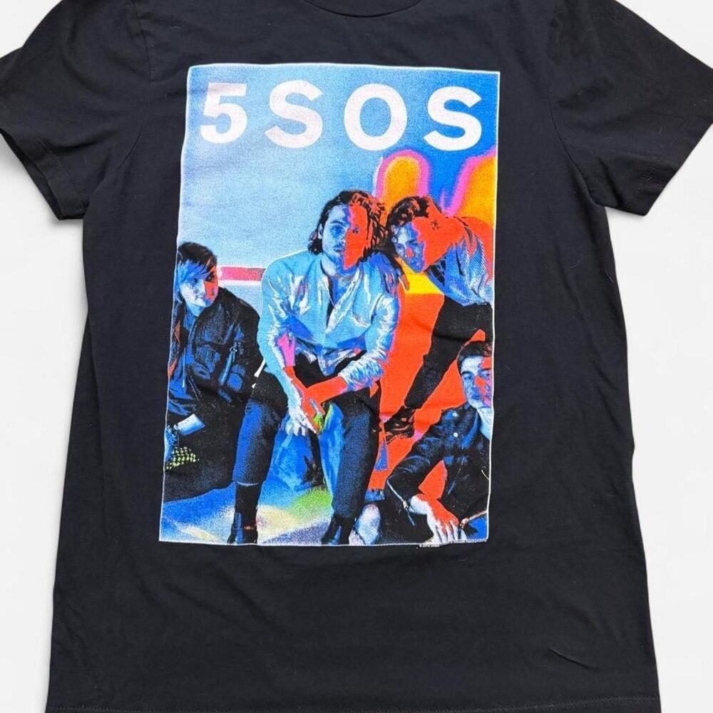 5 Seconds of Summer (5SOS) official graphic band T-shirt